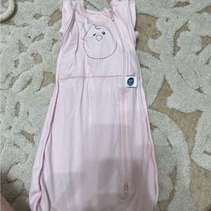 Nested bean sleep sack weighted with zip or unzip sleeves